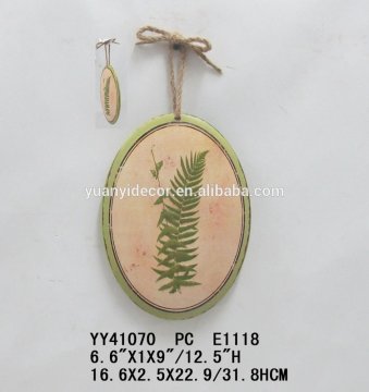 Embossed leaf design wooden round hanger for wall decoration, 3D hanger