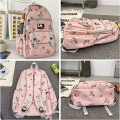 Mochila de la escuela de niñas espacios