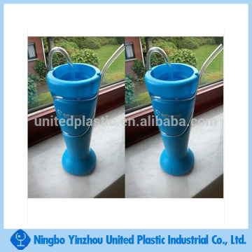 Drinking beker with straw
