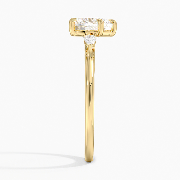 แหวนหมั้นเพชรรูปหัวใจเยลโลว์โกลด์ 18K