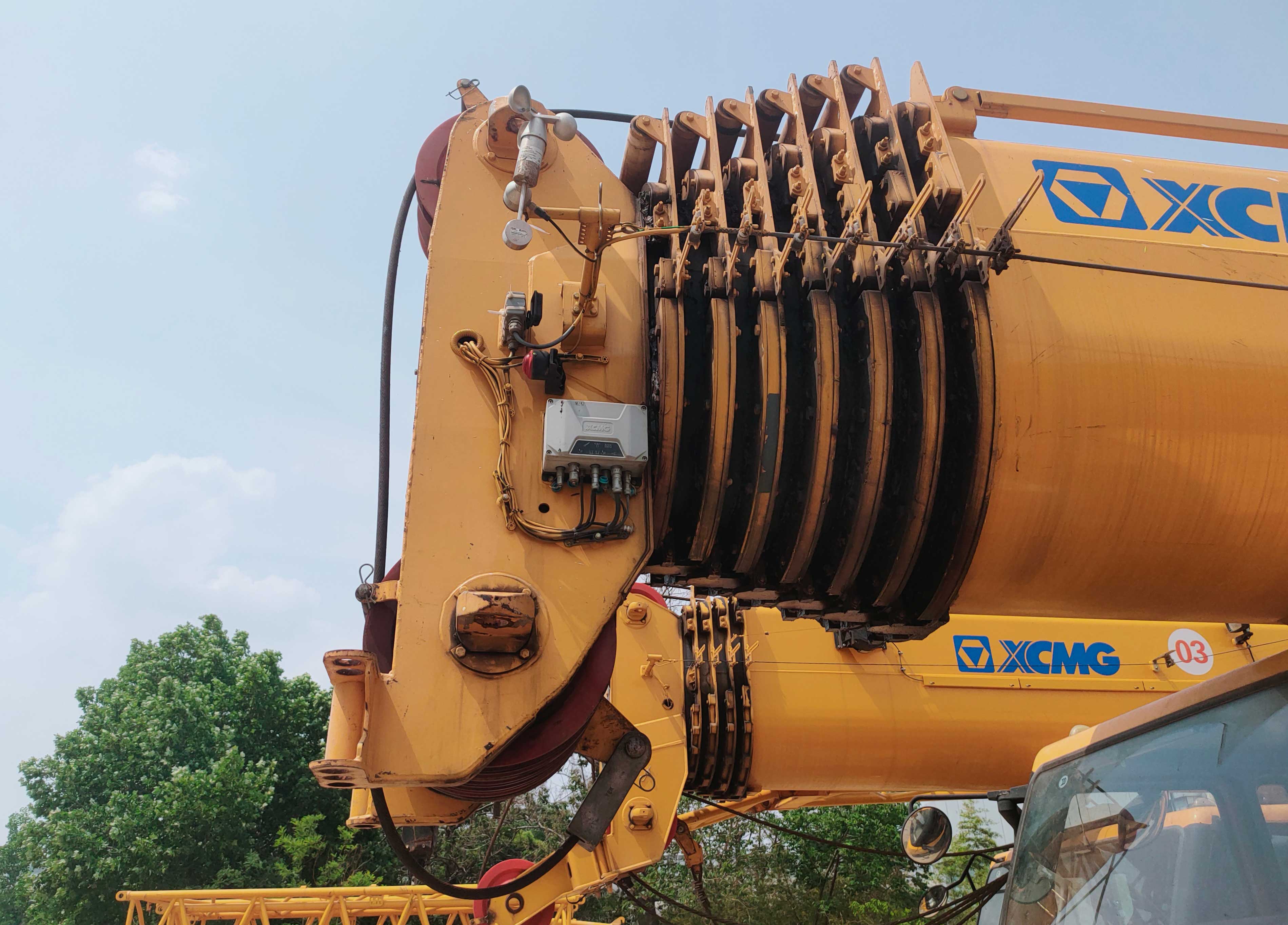 the-telescopic-boom-of-truck-crane-xct130 the-telescopic-boom-of-truck-crane-xct130