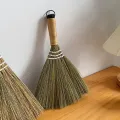 Scopa per erba fatta a mano in bambù naturale