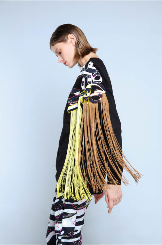 LADIES SWEATSHIRT WITH CONTRAST TASSELS