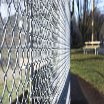 Wholesale 6 foot chain link fence antirust ablity