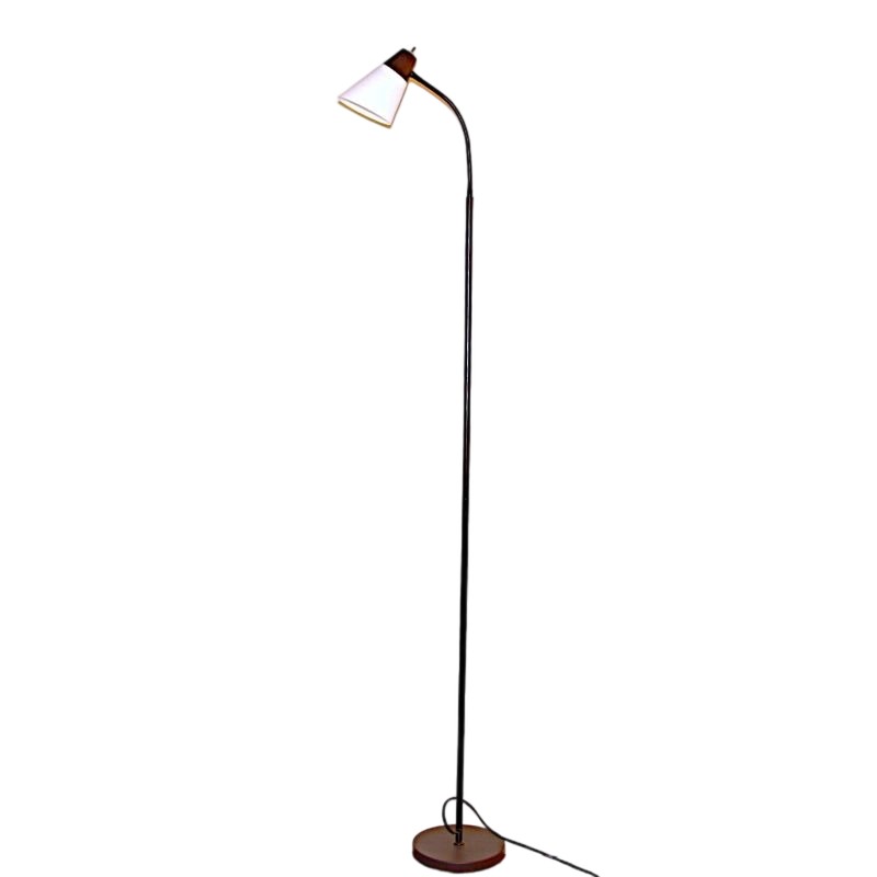 simple Nordic style floor lamp
