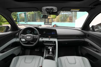 2024 Hyundai Elantra 1.5L CVT GLS: Fuel-Efficient Sedan