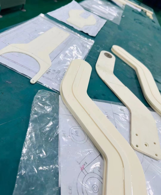 Alumina Ceramic Robotic Arm For Wafer Manufacturing