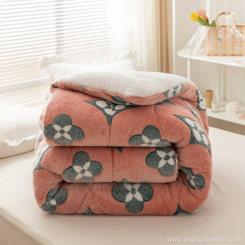 Flannel+Sherpa printed Quilted Comforter Microfiber Fill