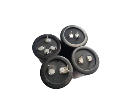 Long term high-voltage horn type electrolytic capacitor