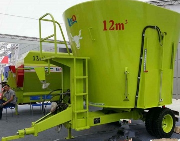 Two auger feeding mixer