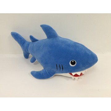 Requin en peluche pour bébé