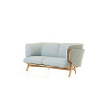 Canapé d&#39;accoudoir Stanley Loveseat en lin en noyer