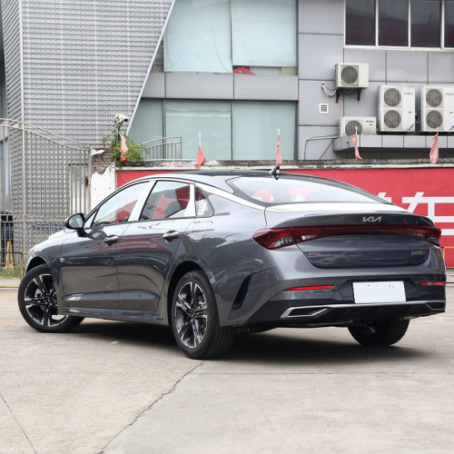 Автомобили Kia K5 1.5T с электрическими сиденьями