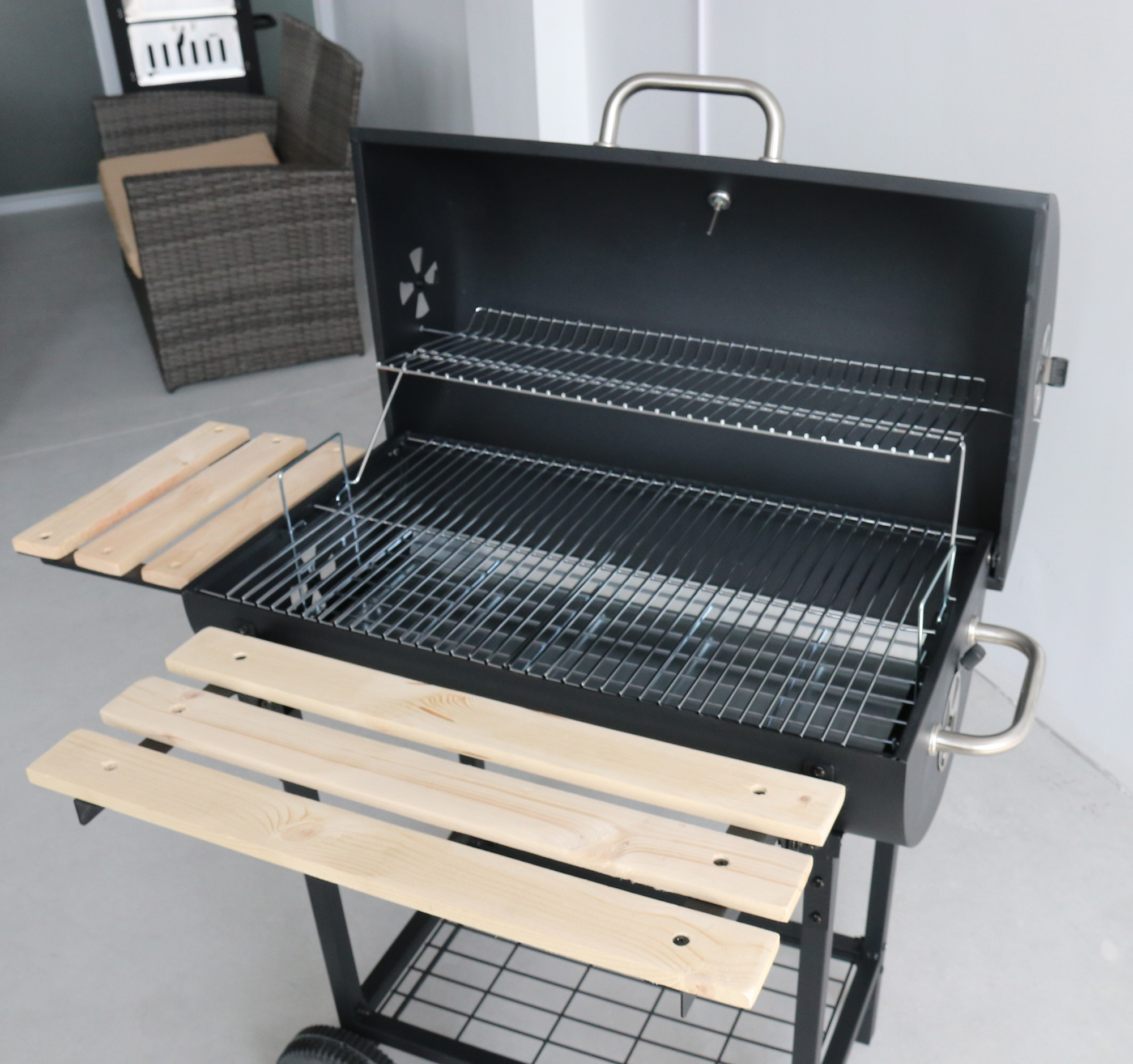 Gartentrolley im Freien Fleisch Barrel Drum Charcoal BBQ Raucher Grill mit Seitentisch