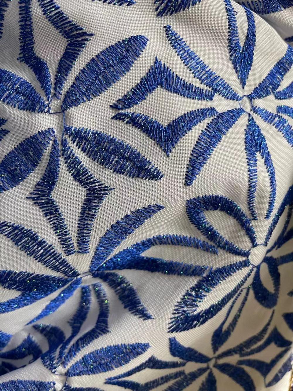 tejido de bordado de diseño satinado teñido con hilo metálico