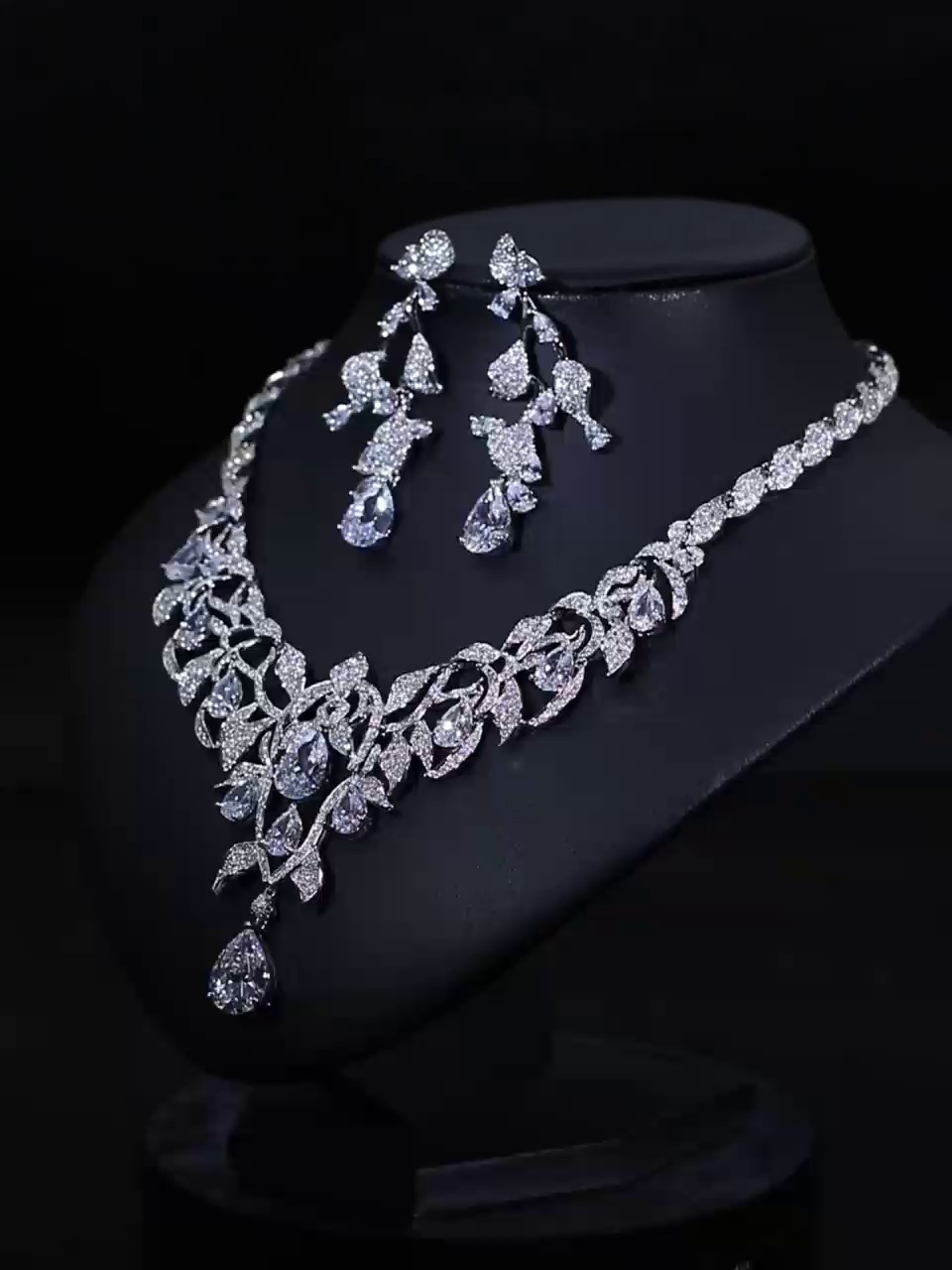 Lush Leaf Teardrop Bridal CZ Jewelry Set
