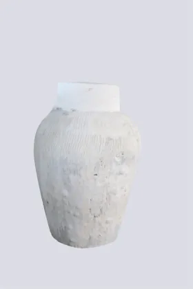 Chuanxiang Yuanhong Yellow wine in jars