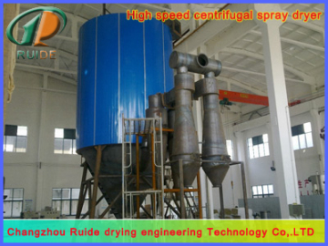 Spray dryer for aluminium chloride