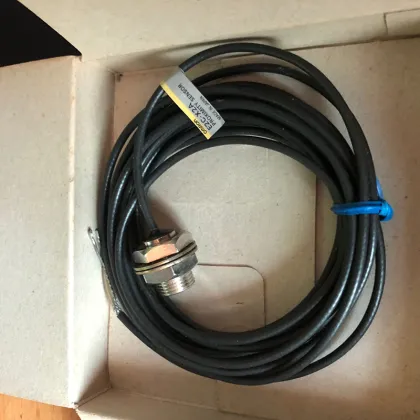 Electronic Equipment Accessories: Proximity Sensor Switch E2C-X2A