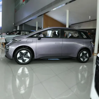 BAOJUN Cloud Yunduo LX: Mini EV Hatchback - Pure Electric Car Four-Door Five-Seater
