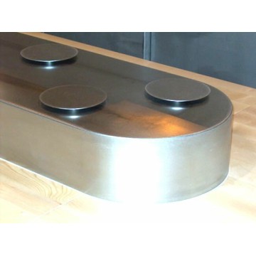 Magnetic food conveyor belt