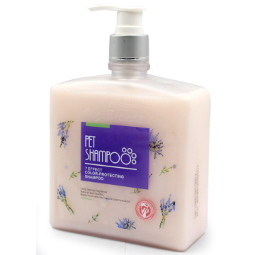 Nuovo shampoo per cani Premium in camice bianco