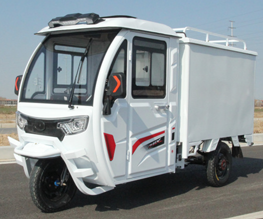 Electric tricycle with high safety performance