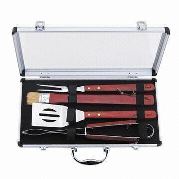 4-piece Deluxe BBQ Set in Aluminium Case/Wooden Handle