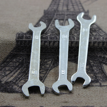 open-ended wrench, manual wrench, open spanner