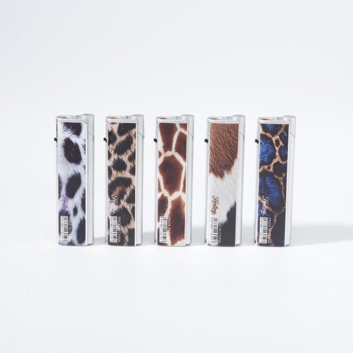 Isqueiro de metal com estampa de leopardo animal e girafa