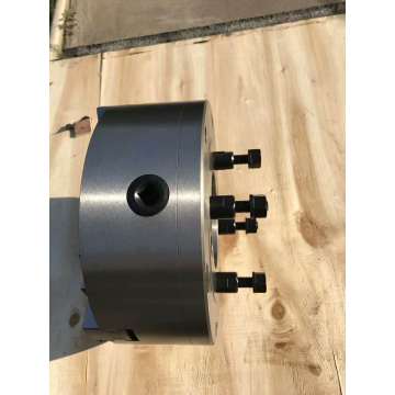 Three jaw self-centring short Taper chucks