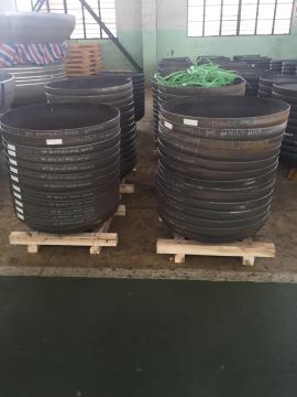 Dished ends for compressed air vessel