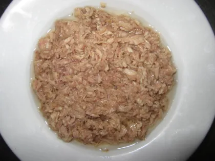 Canned tuna shredded