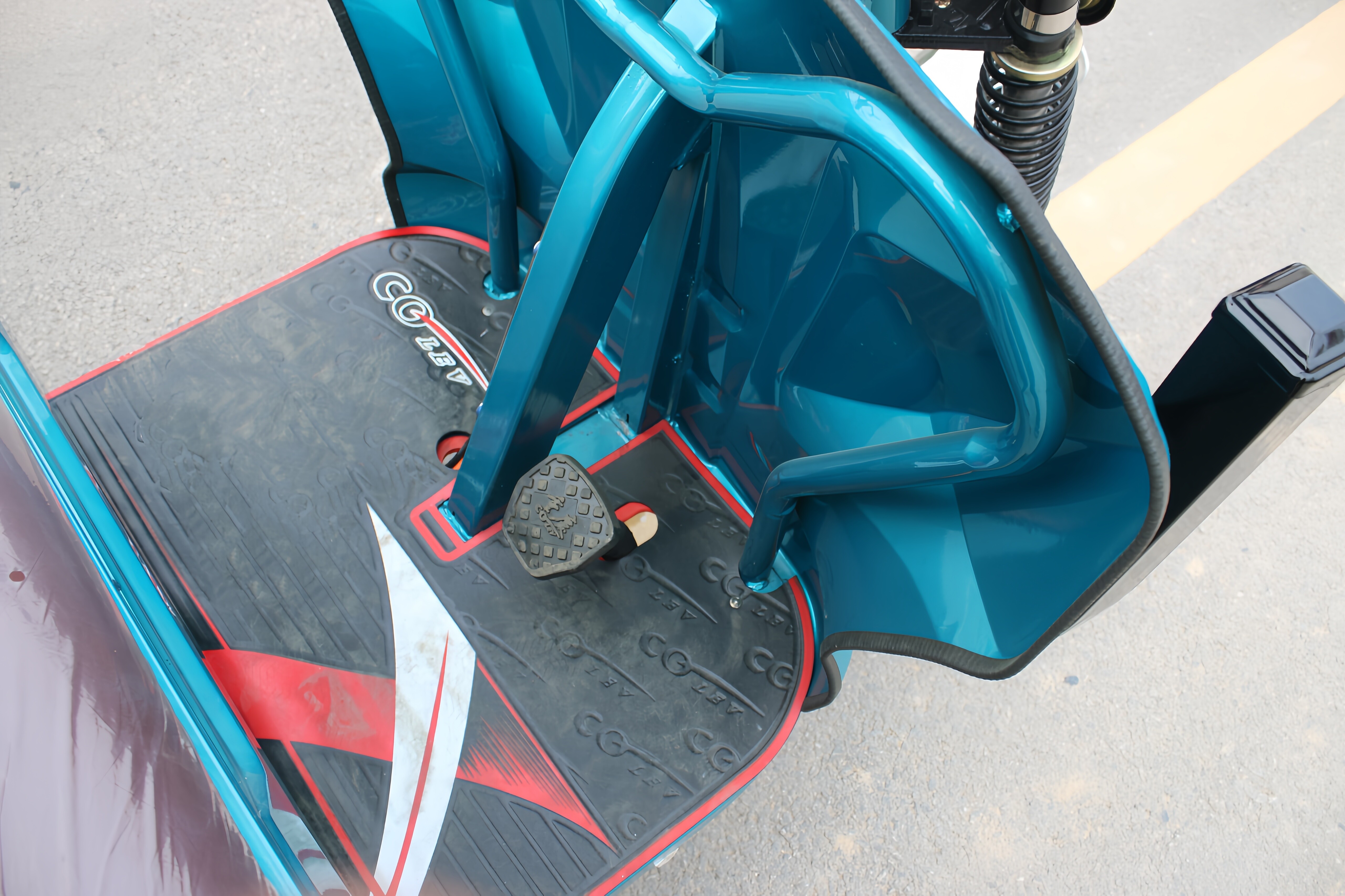 1.5m three door electric tricycle