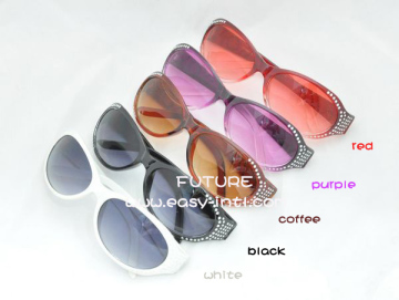 Rhinestones Fashion Sunglasses with Asoorted Colors