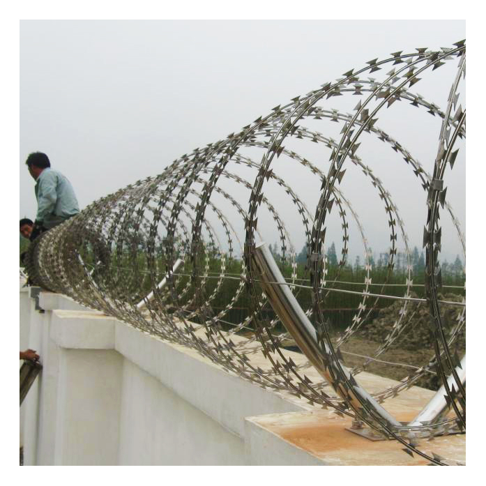 BTO-22 Galvanized Military Concertina Razor Wire Fence Cross Concertina Wire