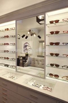 Sunglasses retail shop glass window displays acrylic display showcase designs