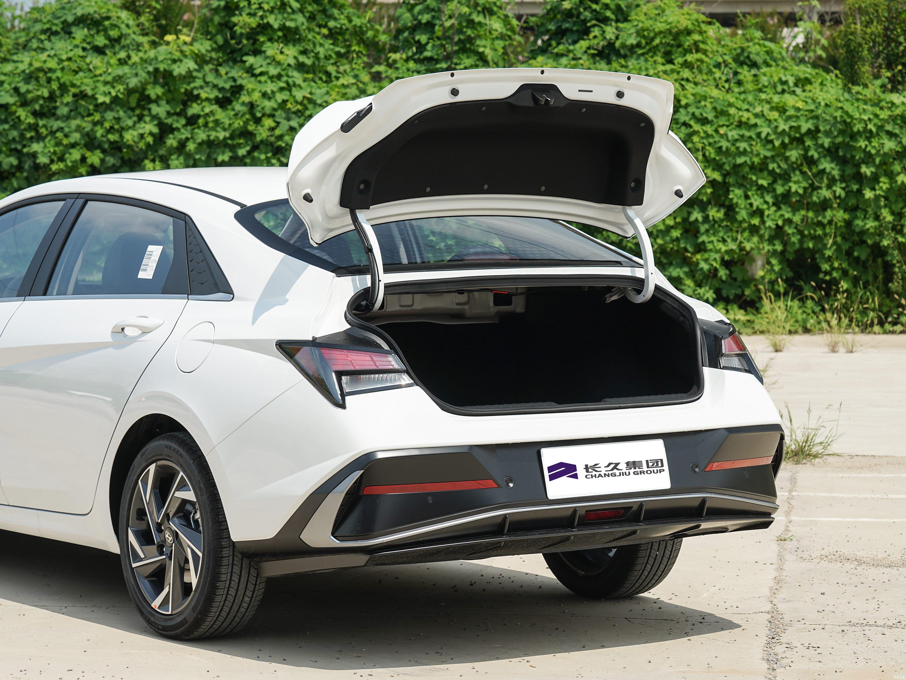 ELANTRA 13