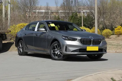 2024 BMW i5 eDrive 35L: Luxury Electric Car with Good Performance