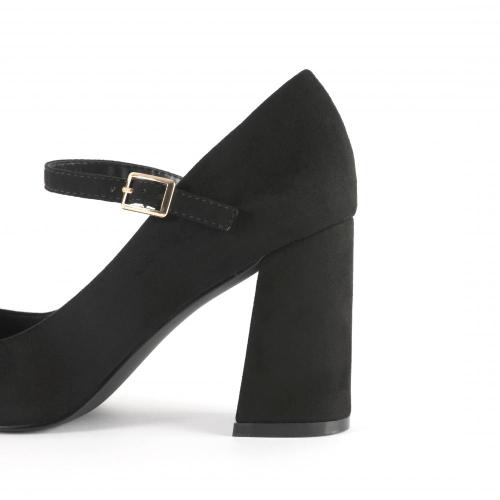 Chunky - heeled Black Pumps