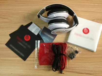 White Color Studio Headphones With Bass Sound,  3.5mm Stereo Wireless Tv Headphones