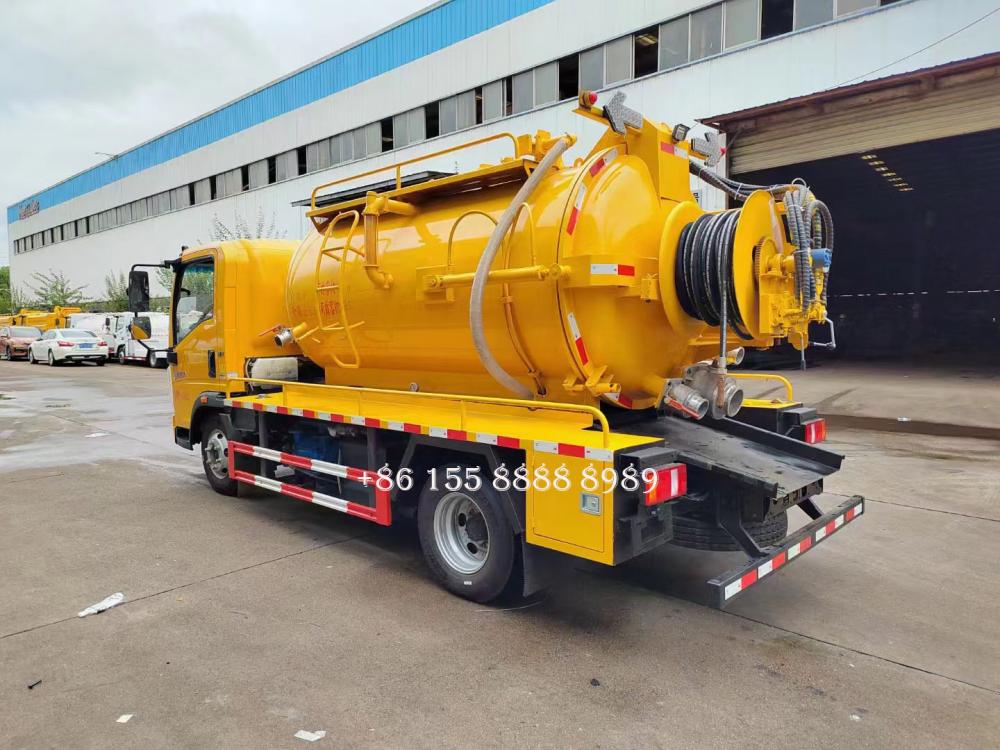 Howo Integrated Tank Cleaning Suction Truck 9 Jpg