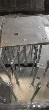 Extends service life and suitable for outdoor environments Corrosion-resistant iron outdoor fence