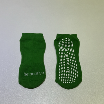 Anti-Slip Custom Logo Grippy Socks: Perfect for Women's Pilates, Yoga, and Fitness Activities