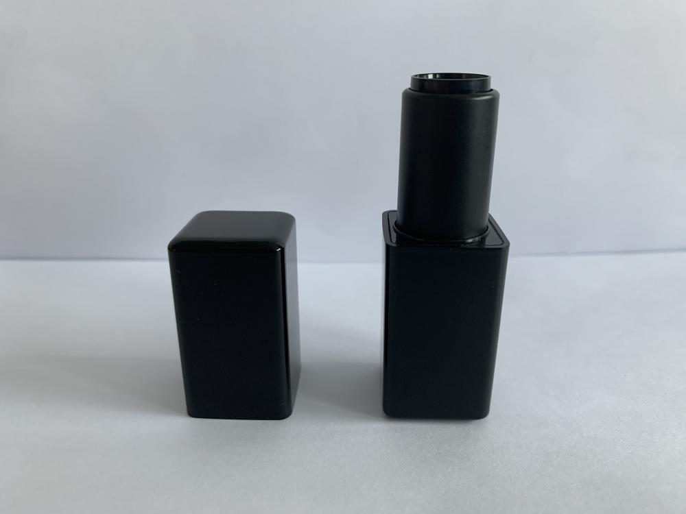 Contenitore di rossetto di plastica quadrata vuota per chiusura magnetica PD-2315