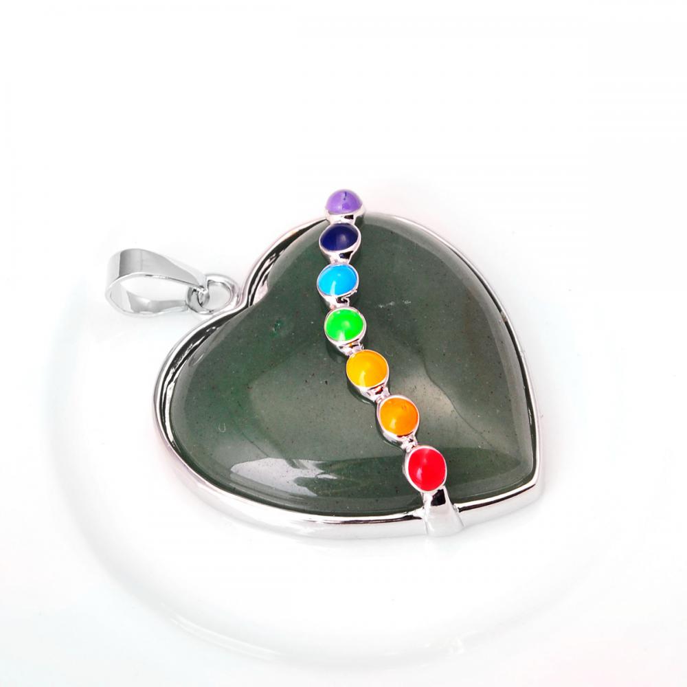 Colgante de corazón de aventurina verde siete piedras preciosas de Chakras