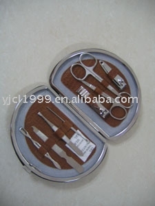 big D manicure set