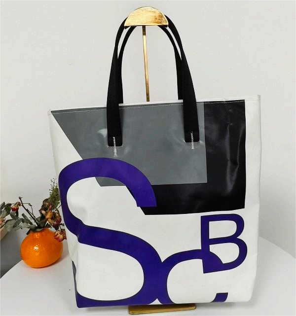 Customized eco-friendly waterproof PVC handbag
