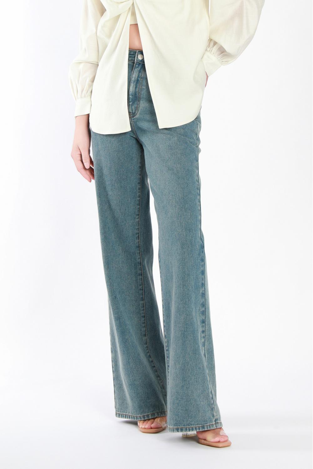 Ladies Gray Straight-leg Jeans