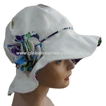 Women's bucket hats made of cotton, available in various colors, sizes and designs